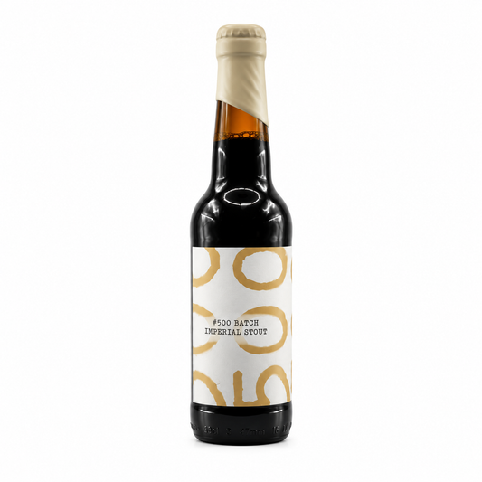 Garrafa de cerveja Censurada #500 Batch Imperial Stout 33 cl sobre fundo branco.