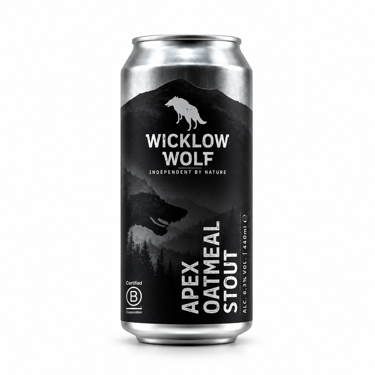 Lata de cerveja Wicklow Wolf Apex Oatmeal Stout 44 cl sobre fundo branco.